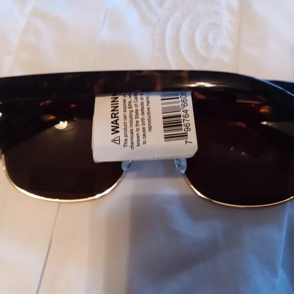 Halston Sunglasses Gold Rim Tortoise Shell Wayfarer NWT